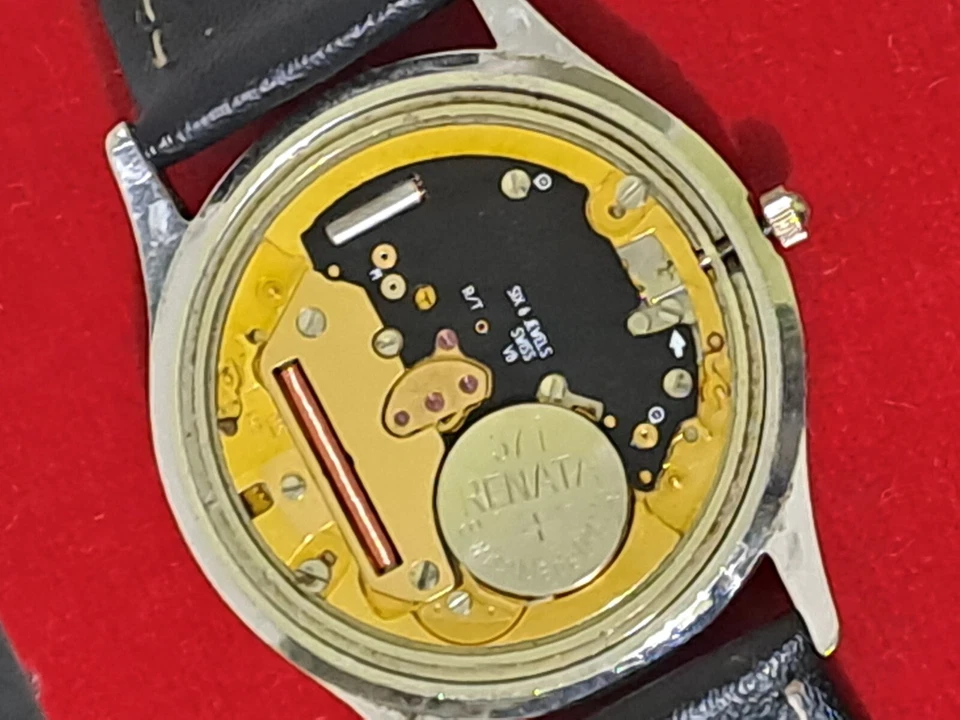 Raro Reloj de Cuarzo ROYAMA GENEVE OMAN Khanjar Logo De Colección ETA Omega Trasero Foto 4 de 4