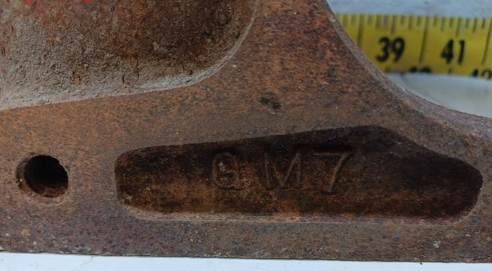 Chevy Corvette (BH2) 1955-56 pequeño negro Bellhousing usado OEM GM 265 V8 Foto 3 de 4