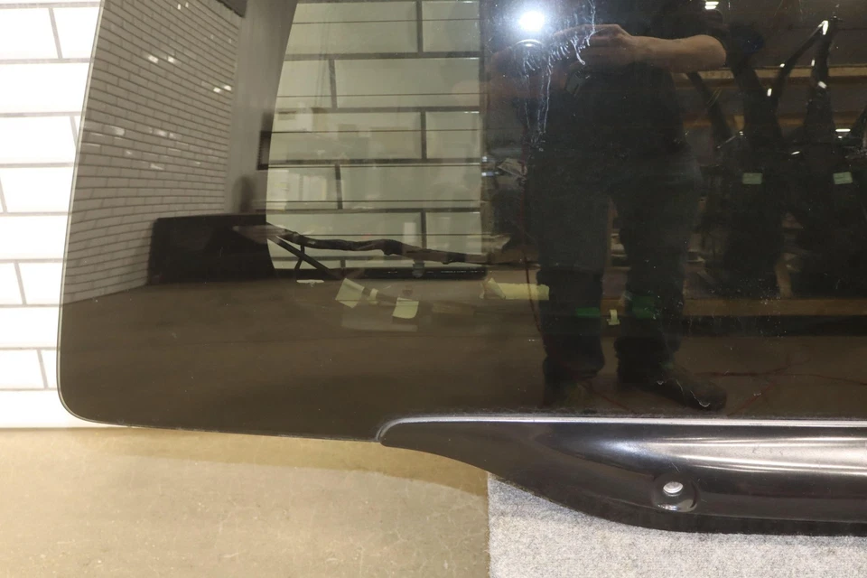 00-05 Ford Excursion Upper Tailgate / Hatch (Black UA) Tinted Glass OEM Foto 4 de 4