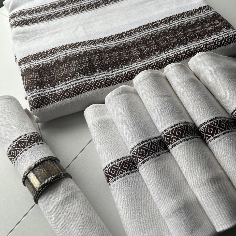 Large Linen Tablecloth & 6 Napkin Set White with Brown Woven Detail 200 x 134 vm - Image 2 of 4
