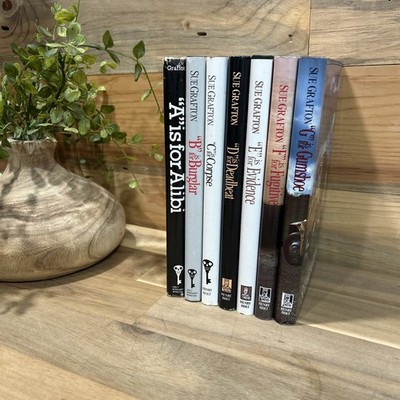 SUE GRAFTON ORIGINAL Lot Of 7  First Edition HC/DJ VERY LIGHTLY USED.