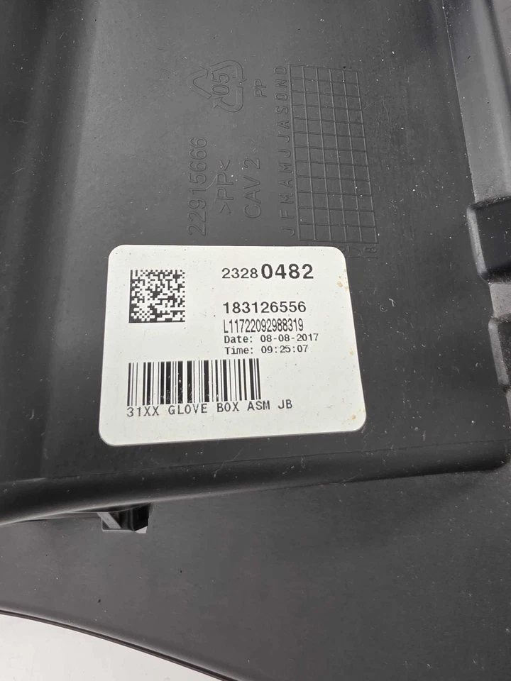 Chevrolet Colorado 2015-2022 tablero panel de instrumentos compartimento puerta 23280482 Foto 3 de 3