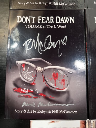 7x Don’t Fear Dawn Comics Graphic Novels Volume 1-7 Signed By Artist Creators - Picture 5 of 17