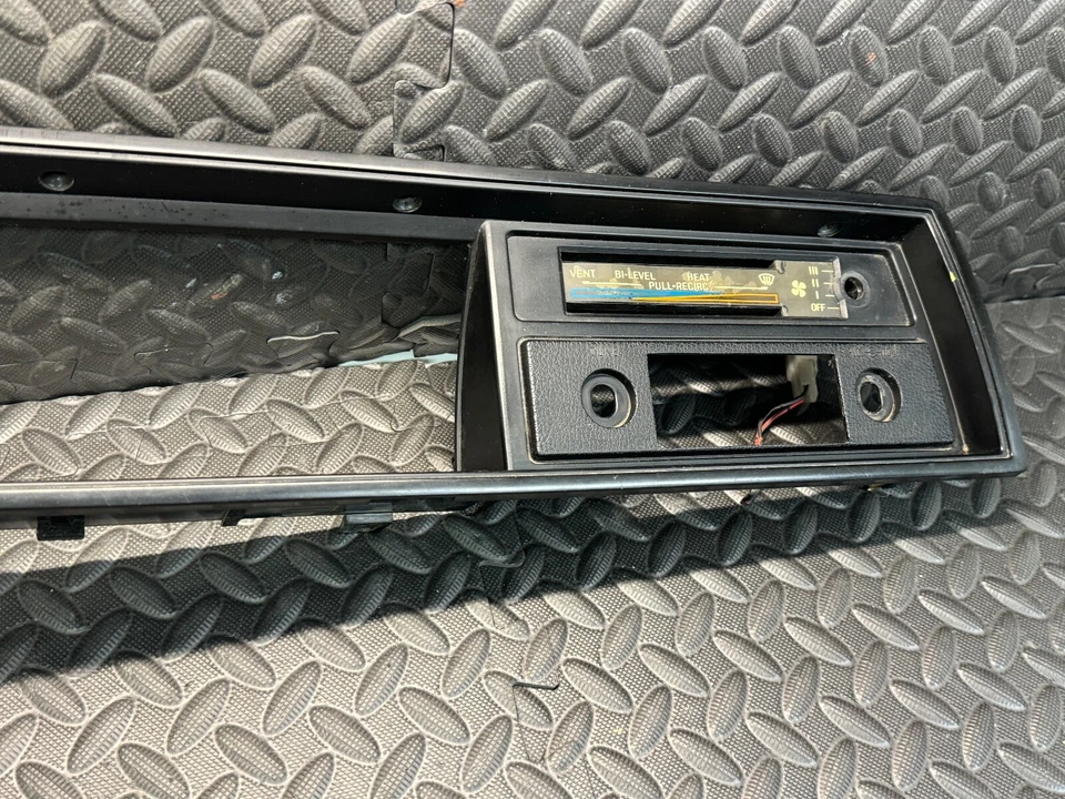 79-85 Mazda B2000 camioneta pickup velocímetro racimo calentador bisel tablero moldura Foto 4 de 4