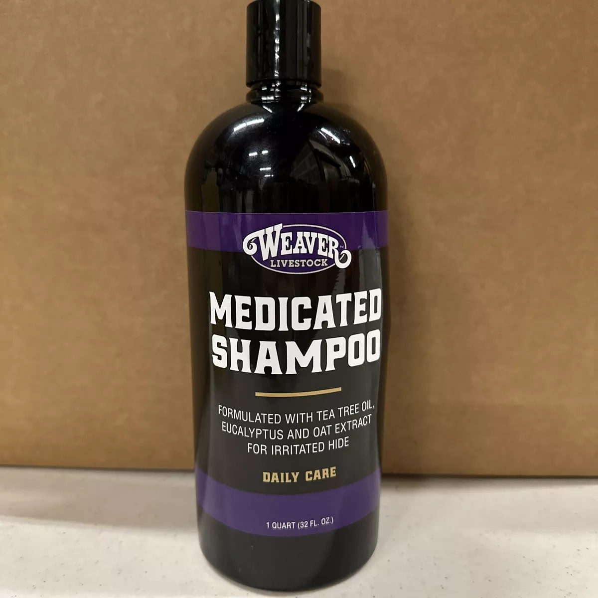 Weaver Livestock Medicated Shampoo All Livestock Tea Tree Oil Irritated Hide 1Qt