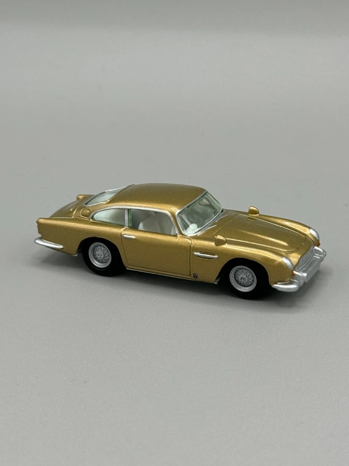 Johnny WHITE Lightning Sixties Sizzle R5 Aston Martin DB5 James Bond PROTÓTIPO - Imagem 2 de 4