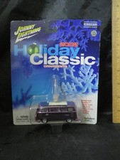 Johnny Lightning 2002 Holiday Classic Ornaments '65 VW 21-Window Bus