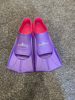 Swimz Short Blade Silicone Training Fins Pink / White / Purple size 1 1.5 UK