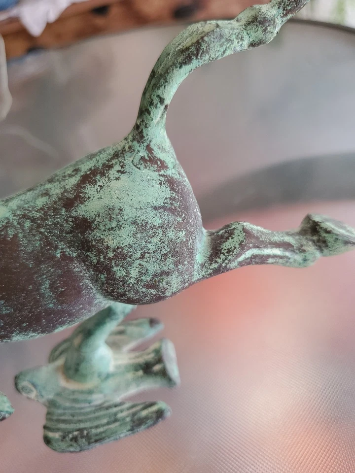 Estatua de bronce vintage del caballo volador de Ganzu réplica pesada dinastía Han china  Foto 3 de 4