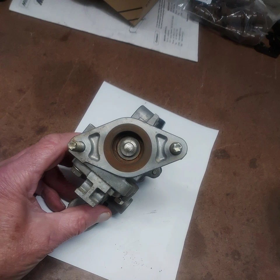 Genuine Toyota Lexus OEM 25620-37120 EGR Valve Assy Fits 10-17 Prius & CT200h  - Image 4 of 4