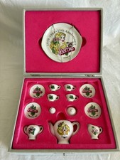 VINTAGE Barbie 25th anniversary collectible porcelain tea set 1959-1984 
