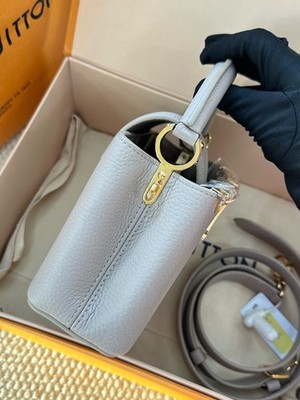 LOUIS VUITTON グレー ハンドバッグ Louis Vuitton Gray Capucines Mini Leather Bag For Women | eBay