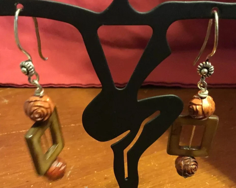 Agate, abalone, wood necklace with earring set  - Image 4 of 4