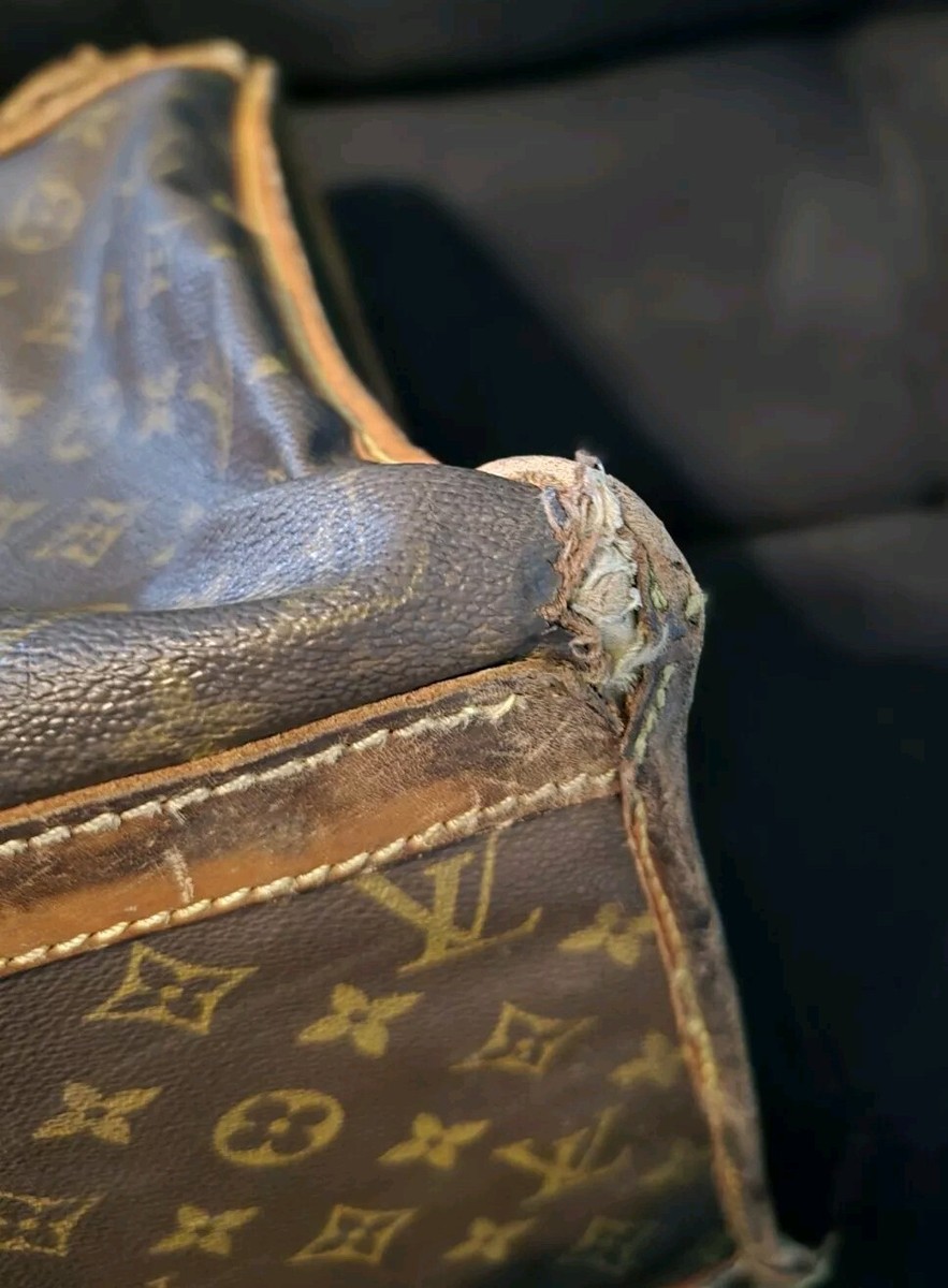 バッグ Louis Vuitton sac chaussures Louis Vuitton Sac Chaussures in Monogram Canvas Used
