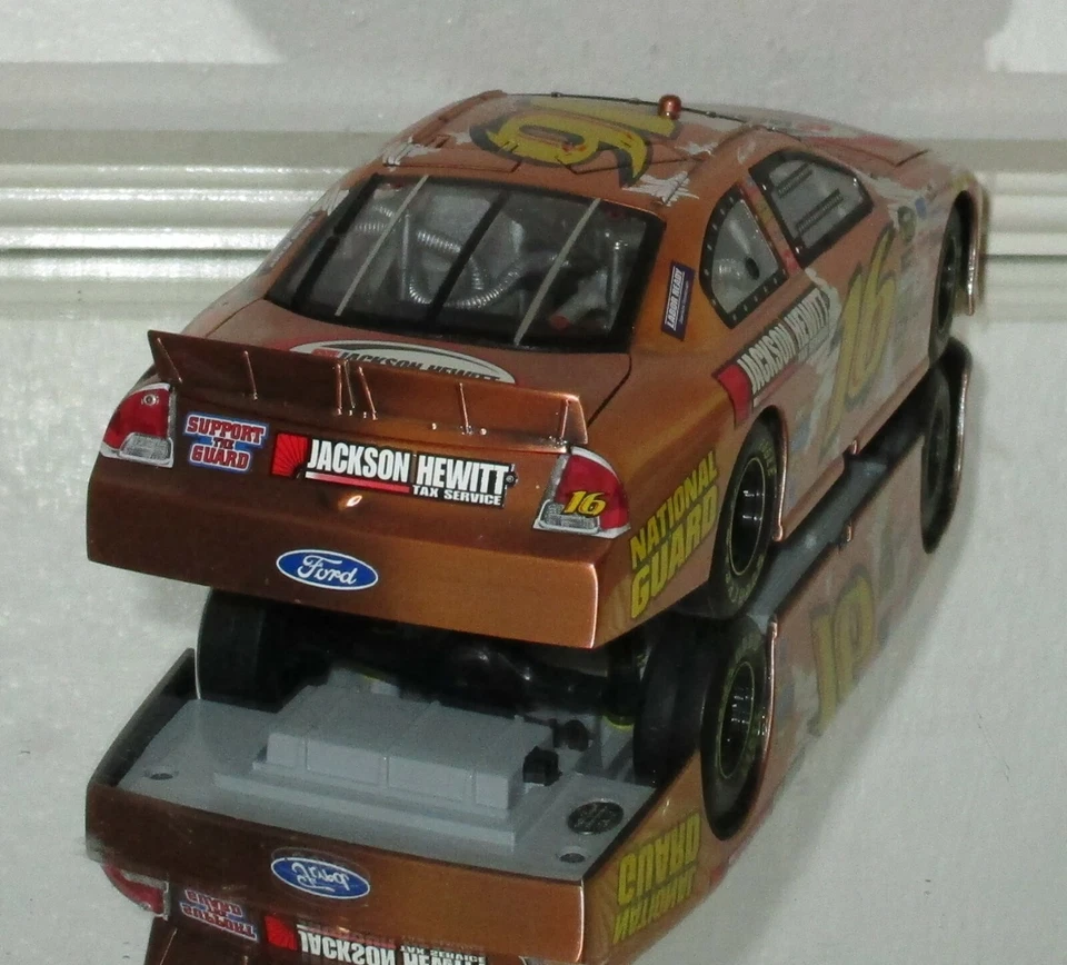 2006 GREG BIFFLE #16 SUPPORT THE GUARD COBRE TEAM CALIBRE CARRO 1/24 #143/360 - Imagem 4 de 4