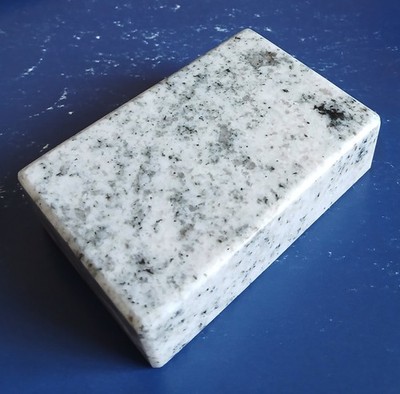 Granit Trophäenfuß
