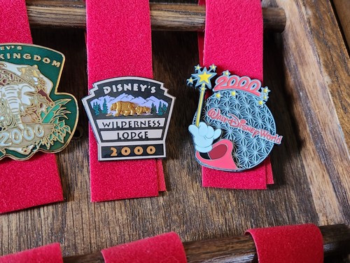 16 Walt Disney World Vintage Pins 1999-2002 All great Condition - Picture 4 of 8