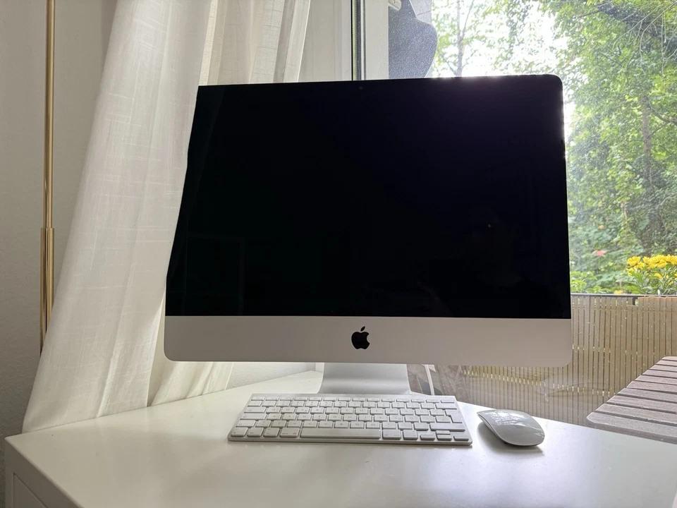 Apple iMac 21.5