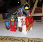 vintage LEGO Castle minifigure LOT MOUNTED KNIGHT FOOT SOLDIER & ACCESSORIES