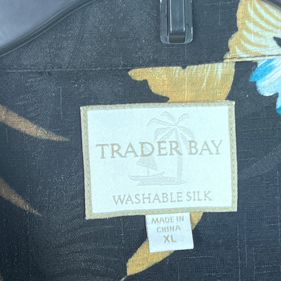 Trader Bay Shirt Mens XL Black Hibiscus Floral Print Button Up Washable Silk - Image 4 of 4