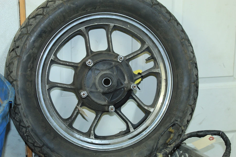 85 HONDA V65 MAGNA OEM REAR BACK WHEEL W TIRE C31D - Image 4 of 4