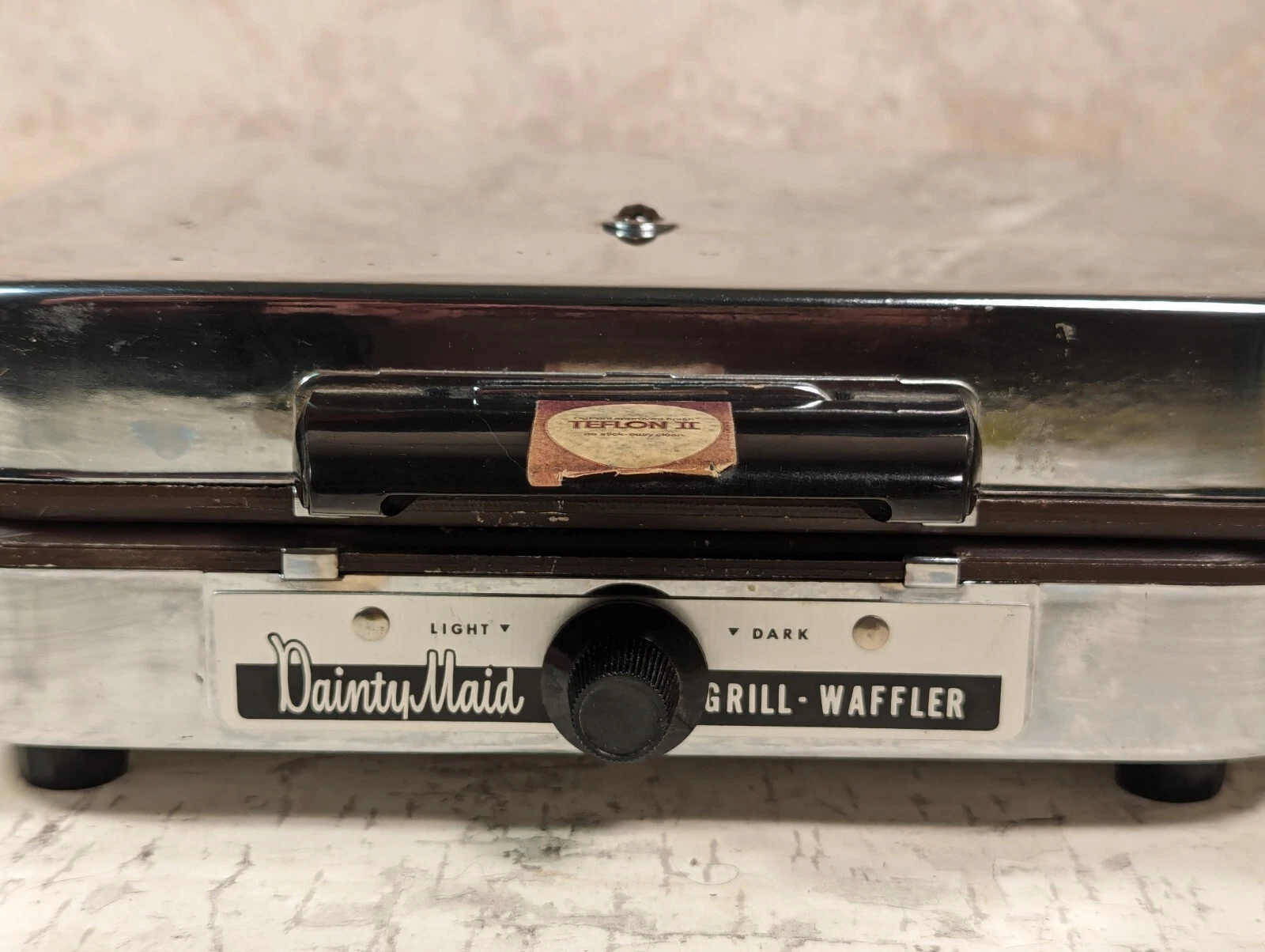 Vtg Chrome DAINTY MAID Waffle Iron Reversible Tray Grill Teflon Coated Works