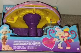 Fingerlings CAROUSEL TWIRL-A-WHIRL WOWWEE Playset 1 MONKEY 4 Swings Abigail NEW