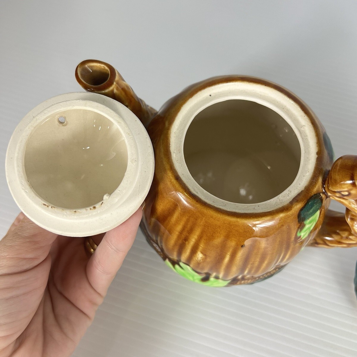 【mkuさま】old pottery ❀ ふんわりしっぽ赤茶色のリスさん snowmkuさま】old pottery ❀ ふんわりしっぽ赤茶色のリスさん