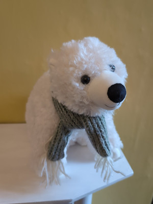 Dunnes Home Eisbär Stofftier Wintermotiv