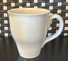 Oneida RUSSEL WRIGHT Linen or Casual White Mug EUC Displayed Only