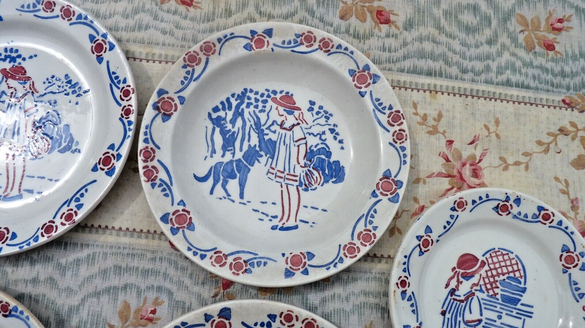 ANCIENNE DINETTE EN Faience , Le Petit Chaperon Rouge EUR 46,00
