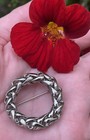 Vintage Silver Tone Braided Twisted Rope Circle Brooch Pin Jewelry — photo 1