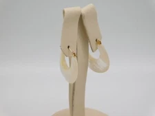 SWEET VINTAGE 14K YELLOW GOLD MOTHER OF PEARL SHELL HOOP EARRINGS