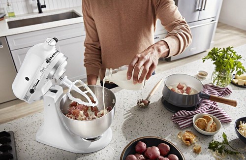 New KitchenAid Classic Series 4.5 Quart Tilt-Head Stand Mixer K45SS ...