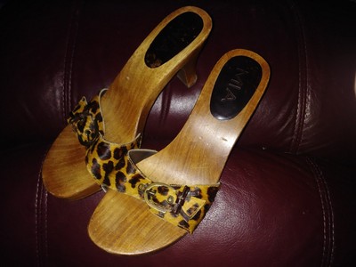 mia wooden sandals