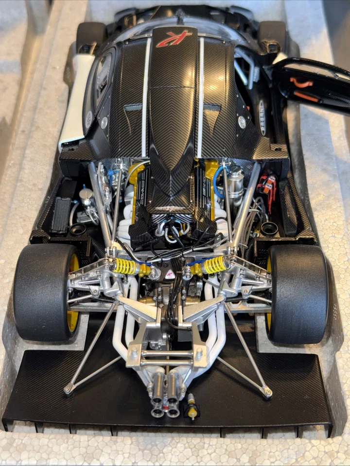 AUTOart Pagani Zonda Revolución Escala 1:18 Diecast Modelo Coche Blanco Foto 4 de 4