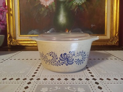 Vintage Pyrex Homestead # 473-B  1 Liter Baking Dish With Lid
