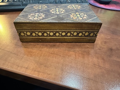 Vintage Hand Carved Poland Wooden Trinket Box - Picture 3 of 6