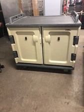 CAMBRO 20 TRAY MEAL DELIVERY CART