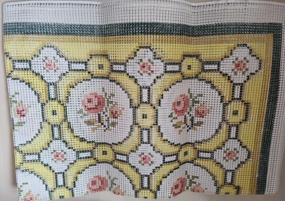 Bernat Latch Hook Rug No-Frame Pattern Oriental Roses #3452 NEW Old Stock 37x58 - Image 4 of 4