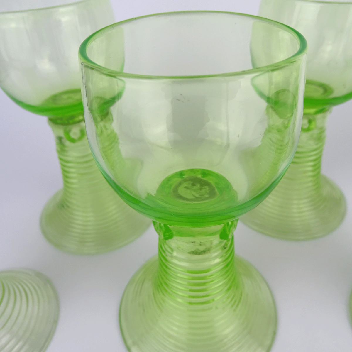 6x Antike Römer, Uran-Glas, Weinglas 🍀 Uranium Glass, Böhmen, 19