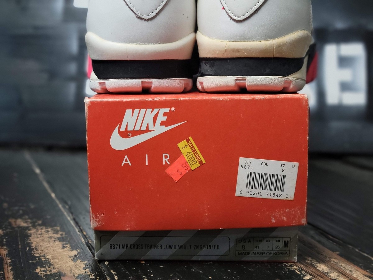 1990 Nike Air Cross Trainer III White/Infared Vintage Sneaker