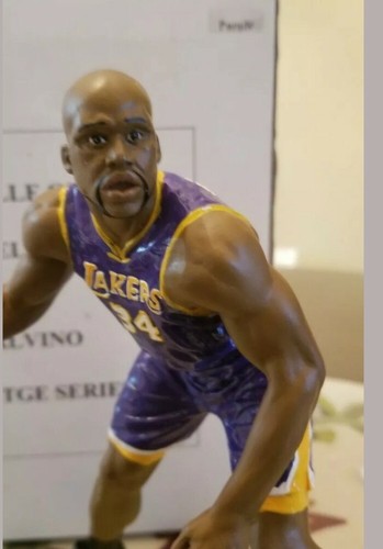 FIGURA RARA SALVINO SHAQ SHAQUILLE O'NEAL PÚRPURA LAKERS 808/1500. - Imagen 2 de 7