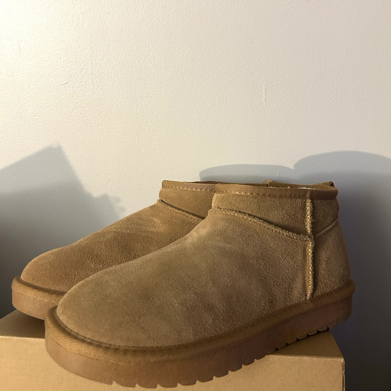 CUSHIONAIRE Women's COZY Genuine Suede pull on boot CHESTNUT, Size 9.5