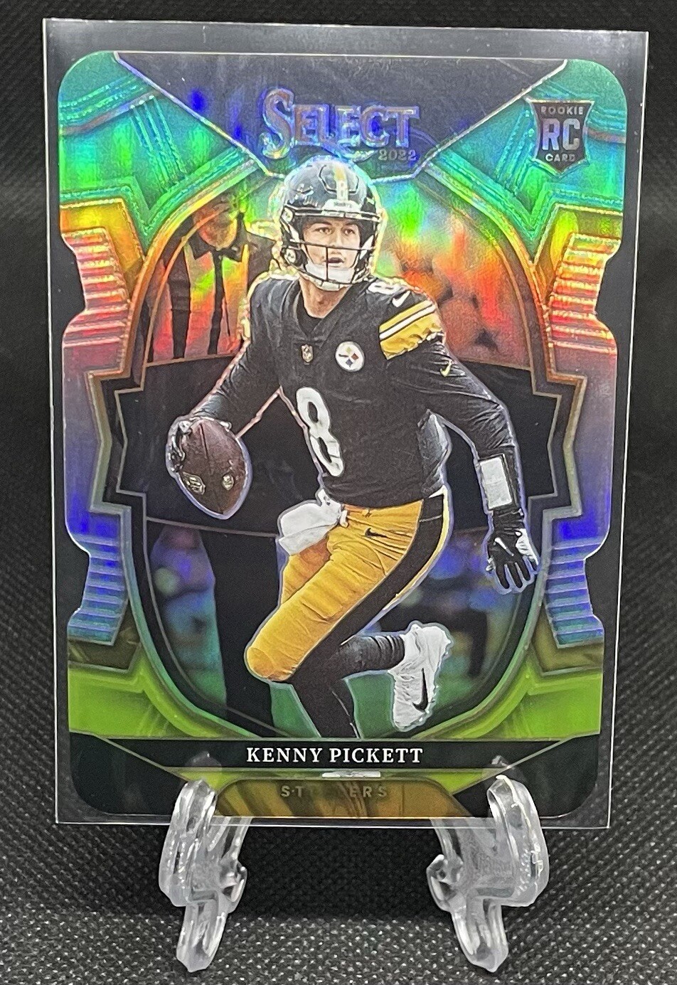 2022 Panini Select Kenny Pickett Green and Yellow Prizm Die Cut #64 Rookie