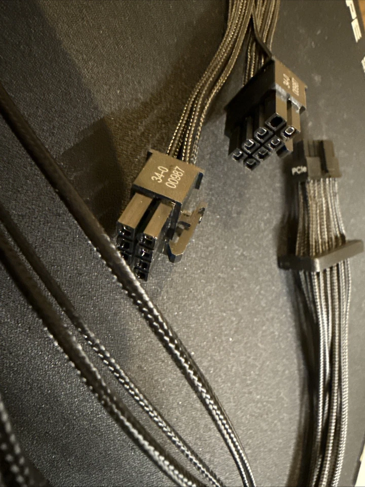 Corsair 600W PCIe 5.0 12VHPWR Type-4 PSU Power Cable - CP-8920284 - Image 2 of 3