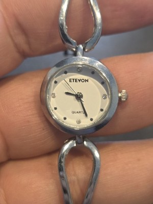 Etevon Silver Tone Women s Quartz Watch VGUC Works New Battery C208 