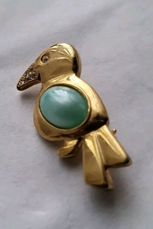 Broche prendedor vintage verde cabujón lucite tono dorado pájaro joyería patrimonial