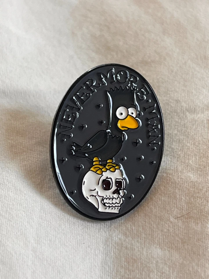 Los Simpson - La casa del árbol de los horrores - Pin/insignia esmaltada - Excelente estado Foto 3 de 4