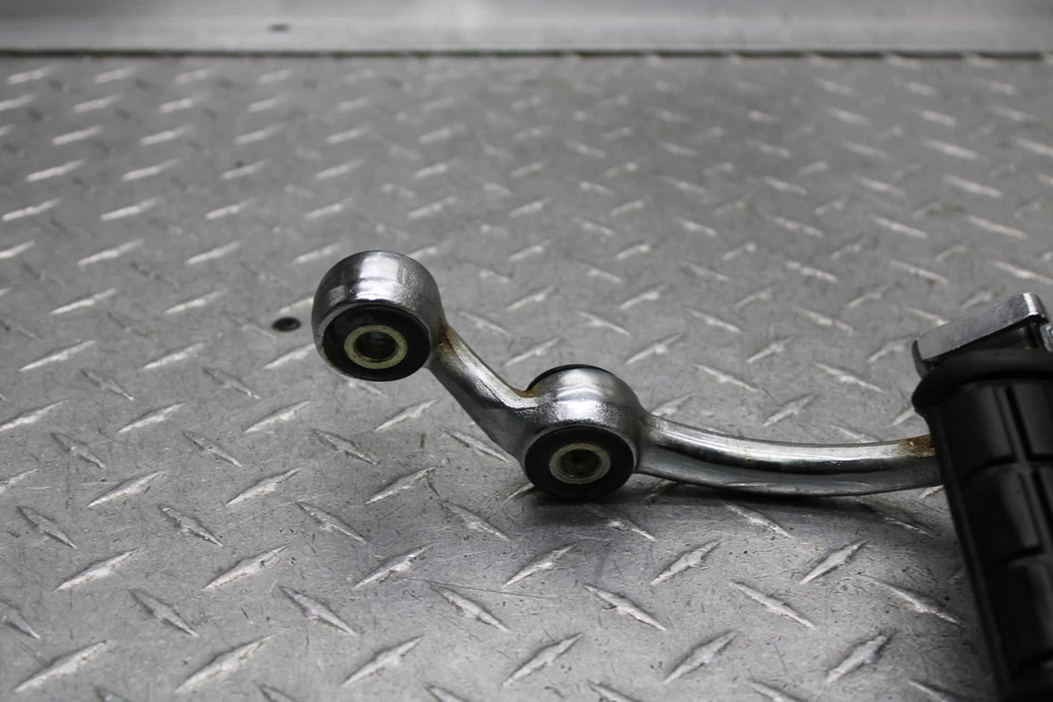 1981 YAMAHA VIRAGO 750 XV750 ПРАВАЯ ПЕРЕДНЯЯ ПОДНОЖКА 4X7-27420-00-93 - Изображение 2 из 4